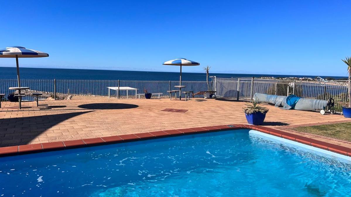 Stansbury Holiday Motel Bagian luar foto