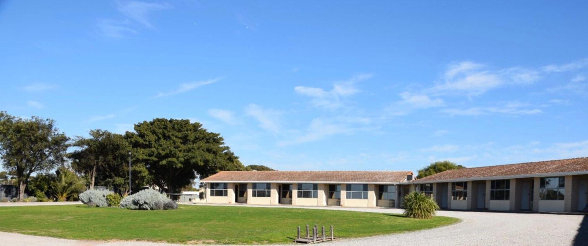 Stansbury Holiday Motel Bagian luar foto