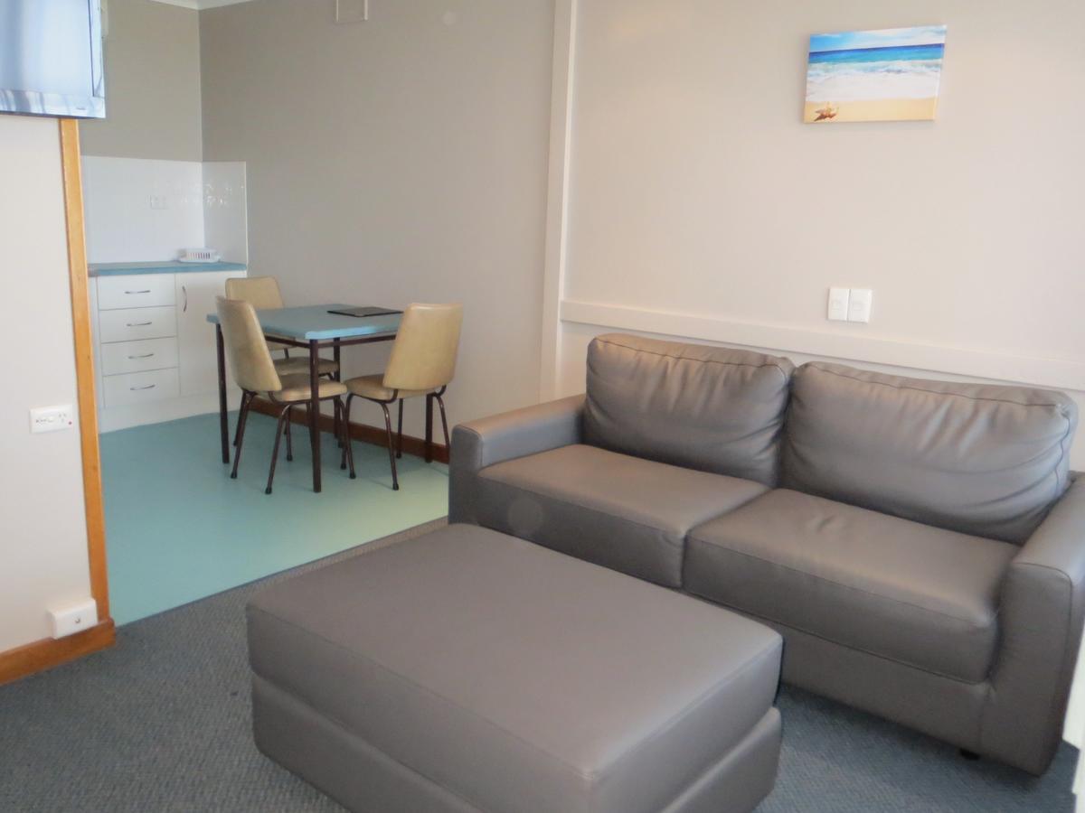 Stansbury Holiday Motel Bagian luar foto