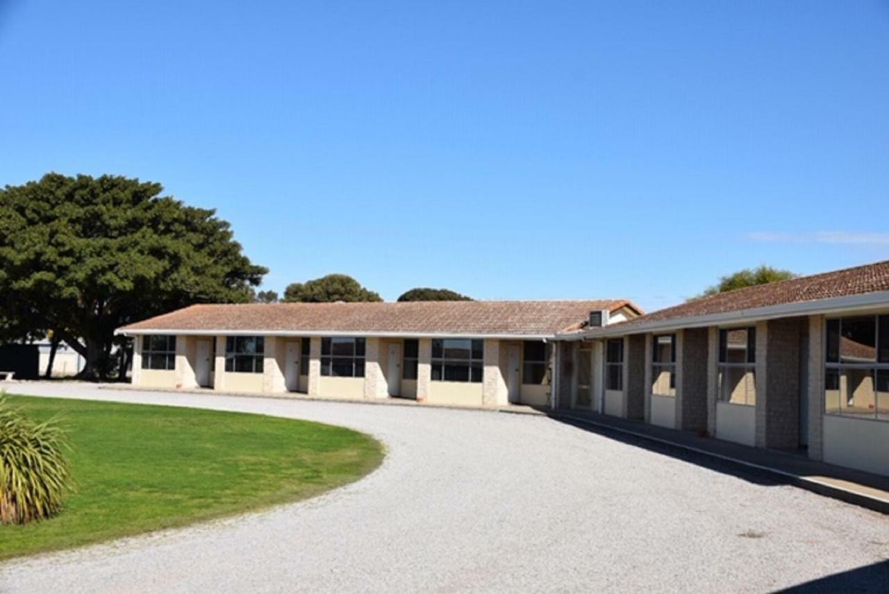 Stansbury Holiday Motel Bagian luar foto