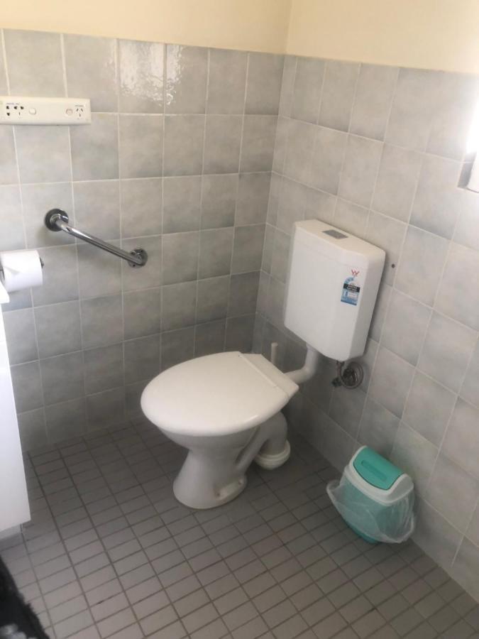 Stansbury Holiday Motel Bagian luar foto